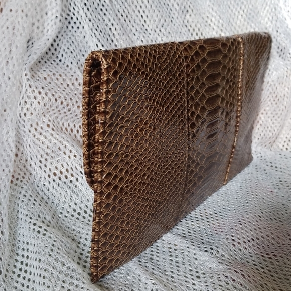 Urban Expressions Vegan Snakeskin Clutch/Handbag - Picture 3 of 6